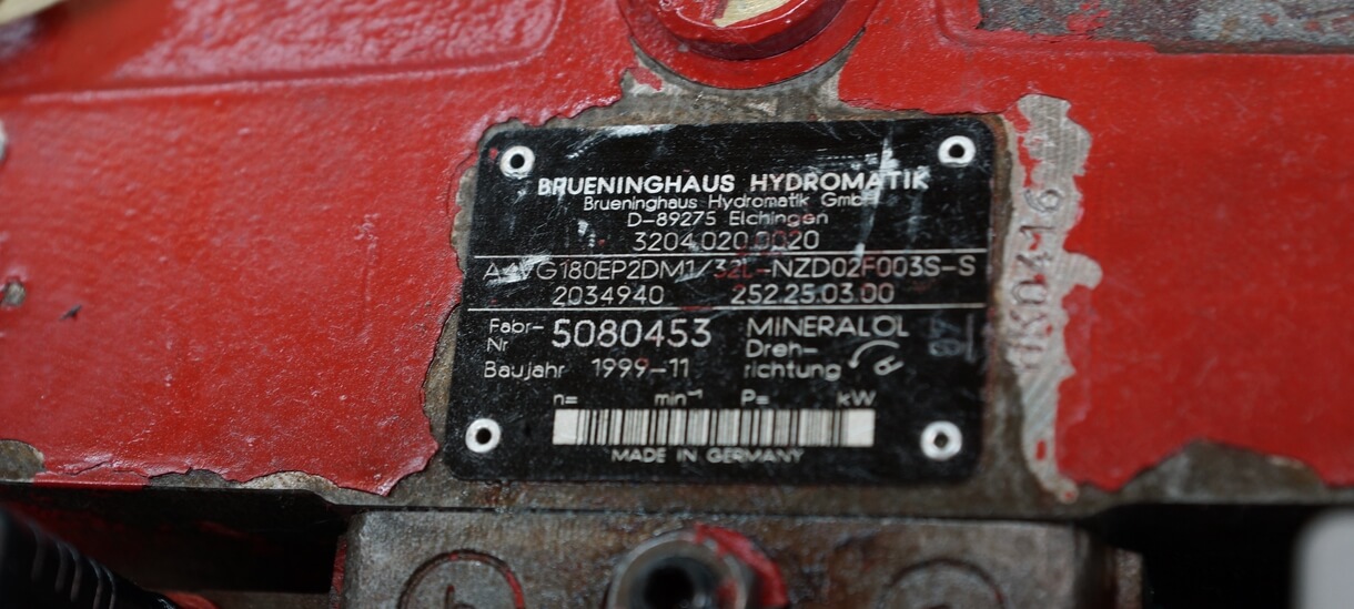 Plaque Rexroth Brueninghaus Hydromatik d'une pompe hydraulique à pistons A4VG180